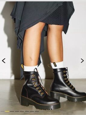 Vintage Leona Dr. Martens Black Lace-Up Platform Boots